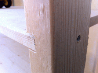  Jointing in hand-made wooden shelves