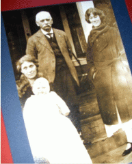 HENRY LUSCHER WITH ELLA LOUISE ROBSON, ELLA MAY (DINAH) BRAINARD AND ROBERT FRANCIS BRAINARD, 1922