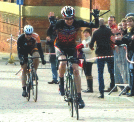 Fakenham crits 4th cat race: John (Iceni Velo) - courtesy Fergus Muir