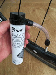 Attaching the Crivit sealant spray to the tube