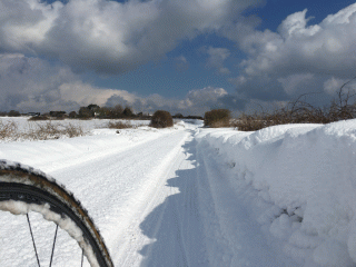 Cycling in the snow - Gimingham cornices